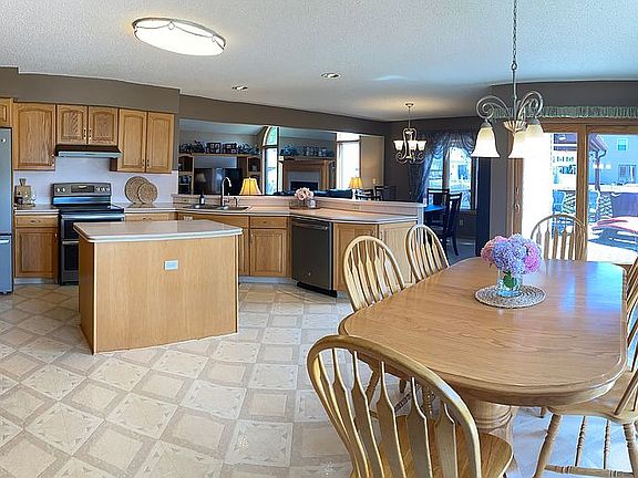 5th image of 7033 Samantha Ct