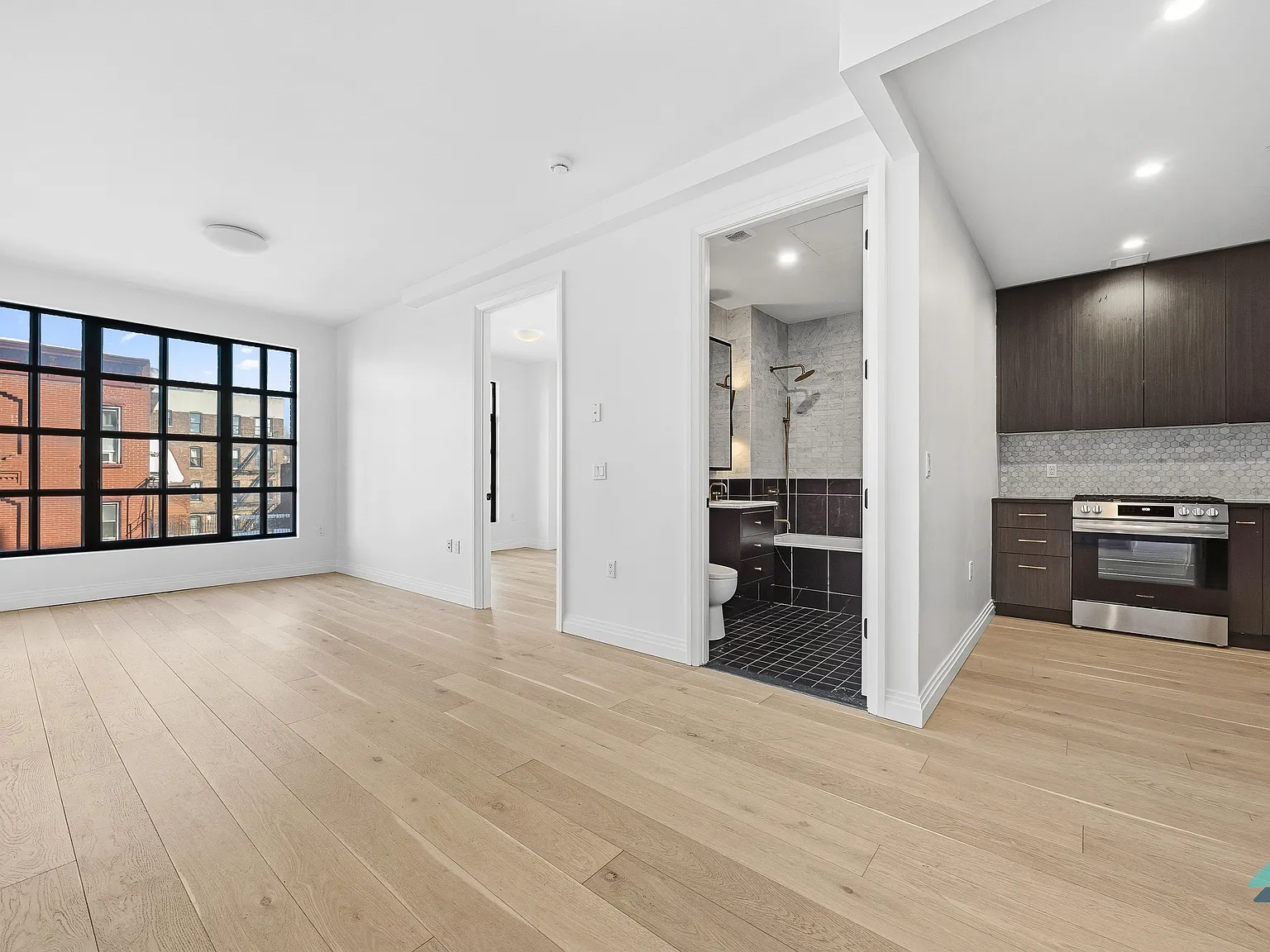 875 4th Avenue — Photo 2
