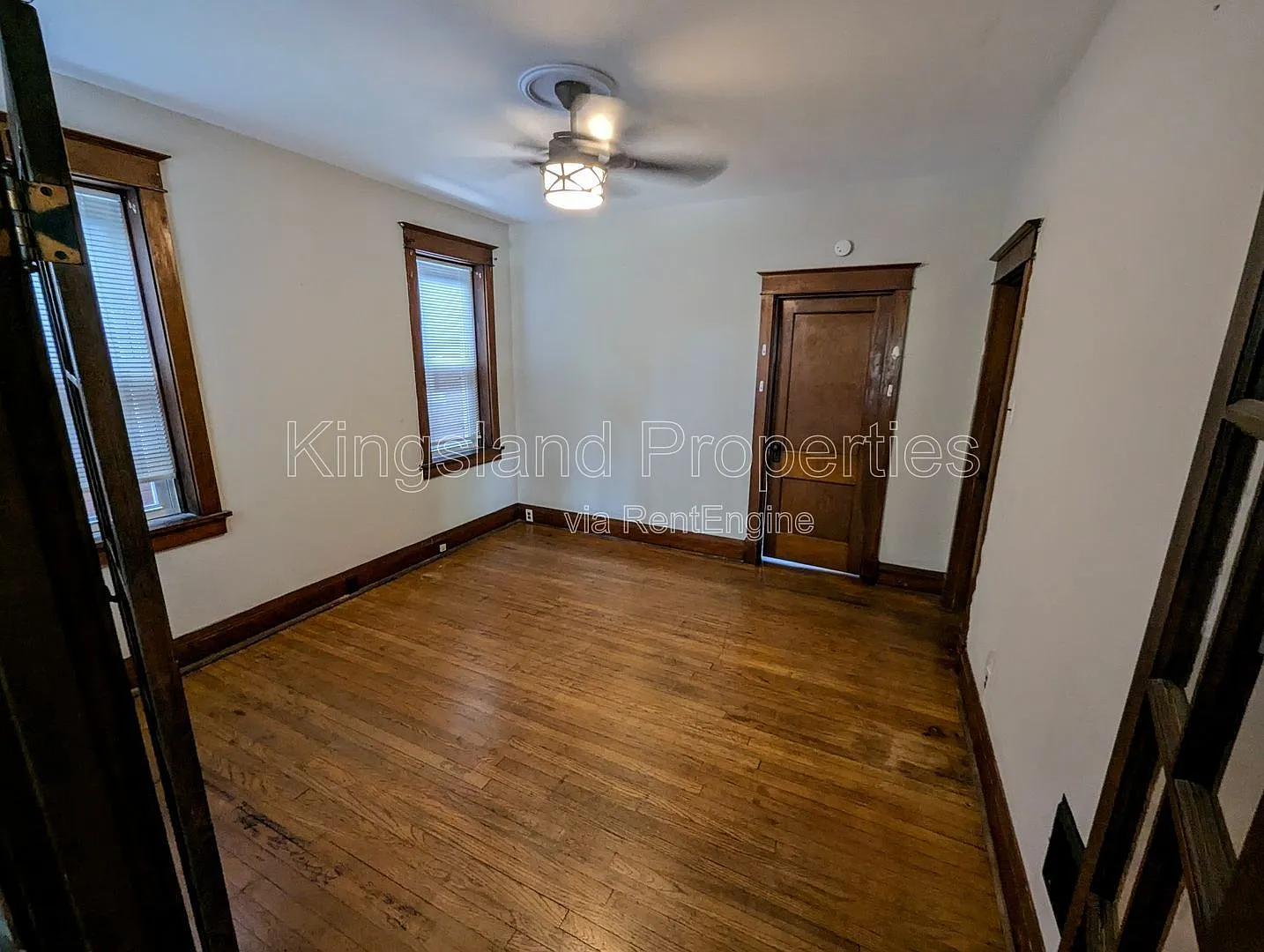 2 bed, 1.0 bath, 912 sqft, $1,000 — Photo 4
