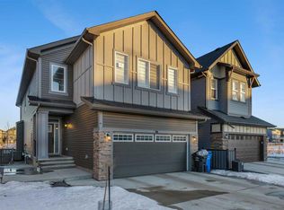 14 W Carrington Rd NW, Calgary, AB T3P 1L8