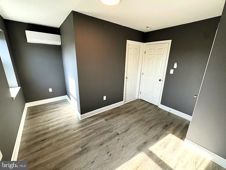 2417 W Jefferson St #2 — Photo 14