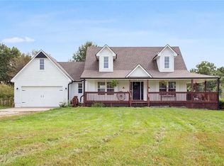 26405 S Coble Rd, Freeman, MO 64746