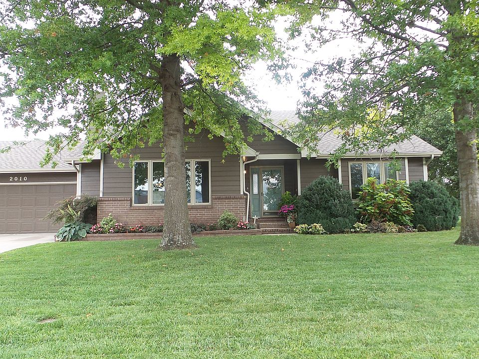 1st image of 2010 N Loomis Dr