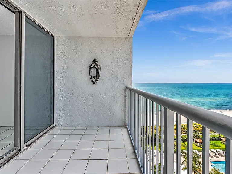 2655 Collins Ave #1710 — Photo 11