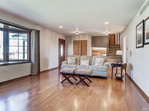 5th image of 7642 Beldale Ave