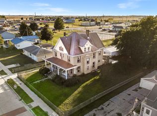 111 S Karr St, Heyworth, IL 61745