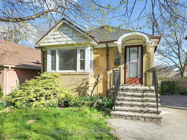 89 Burncrest Dr, Toronto, ON M5M 2Z6