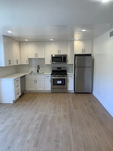 Bellagio Apartments — Photo 1