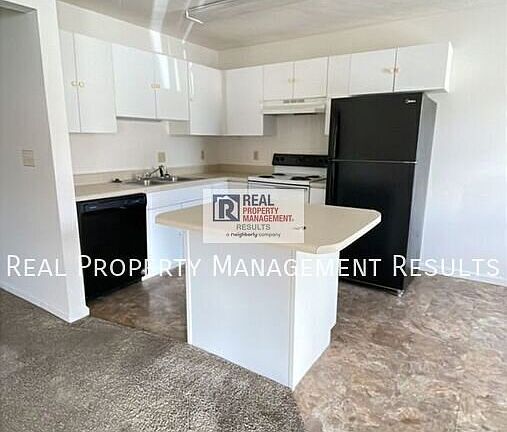 3rd image of 1015 23rd St APT 206