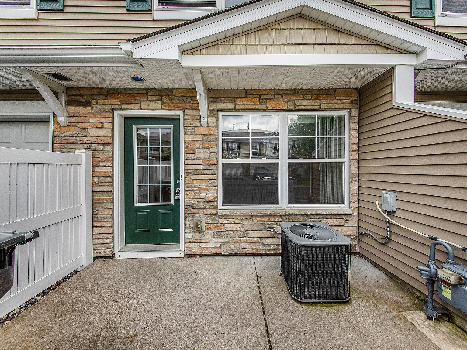 3 bed, 1762 sqft, $2,250 — Photo 3