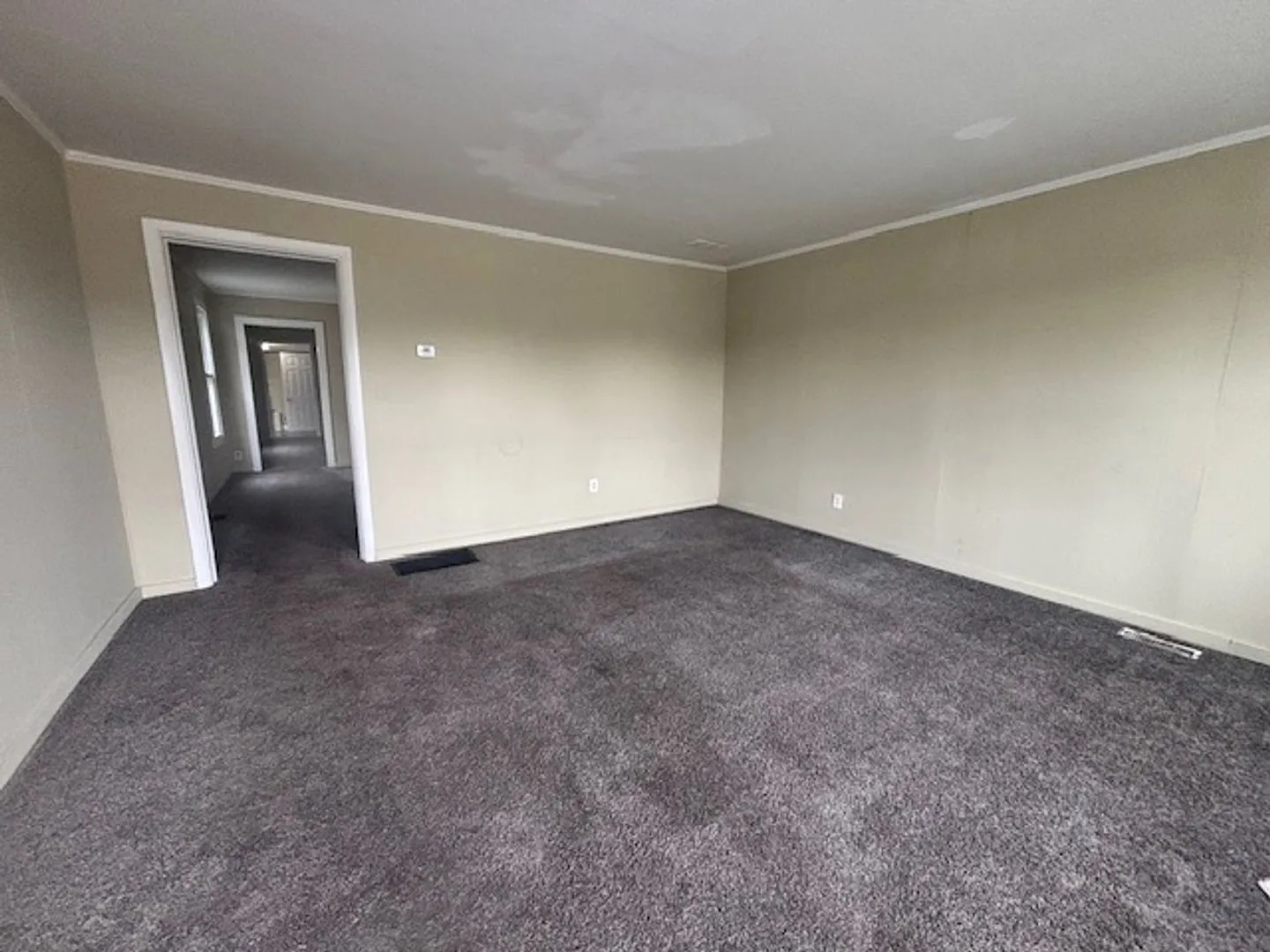 2452 West Maryland St. Evansville, IN 47712 — Photo 2