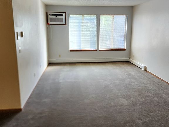 2nd image of 900 7th Ave S