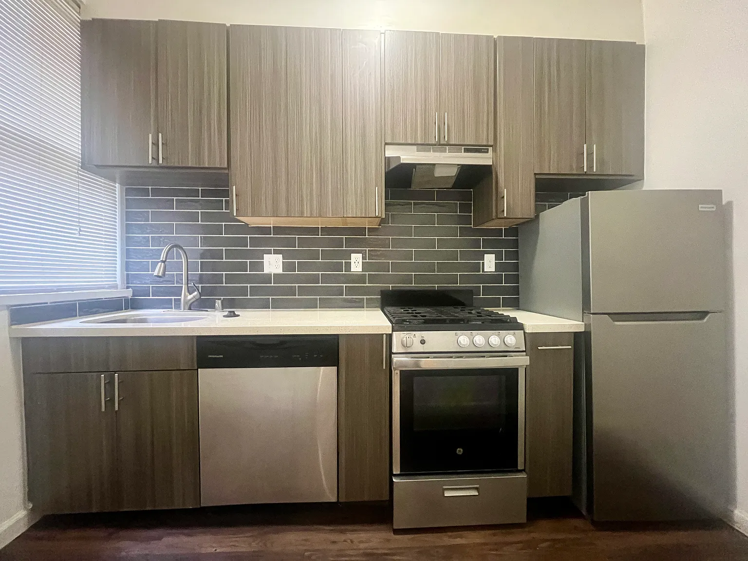245 Leavenworth St — Photo 3