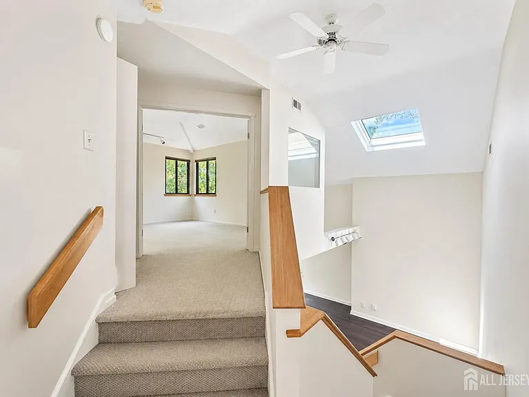 83 Sayre Dr — Photo 11
