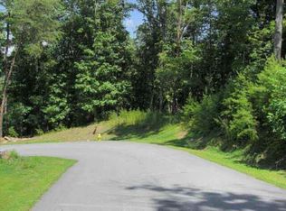 16 Edgewater Dr, Cartersville, GA 30121