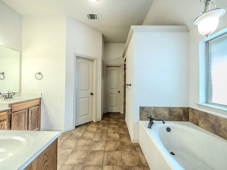 109 Chateau Dr — Photo 16