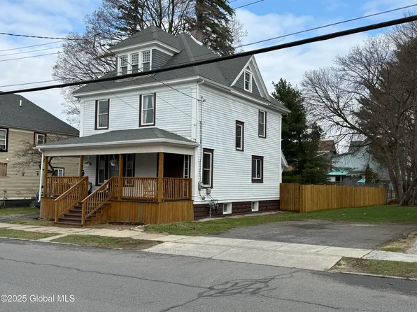 61 3rd Avenue, Gloversville, NY 12078