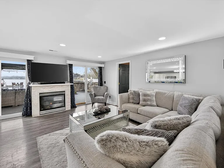 3341 Newton Rd — Photo 10