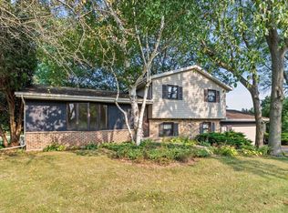 3007 Riverdale Ln, Two Rivers, WI 54241