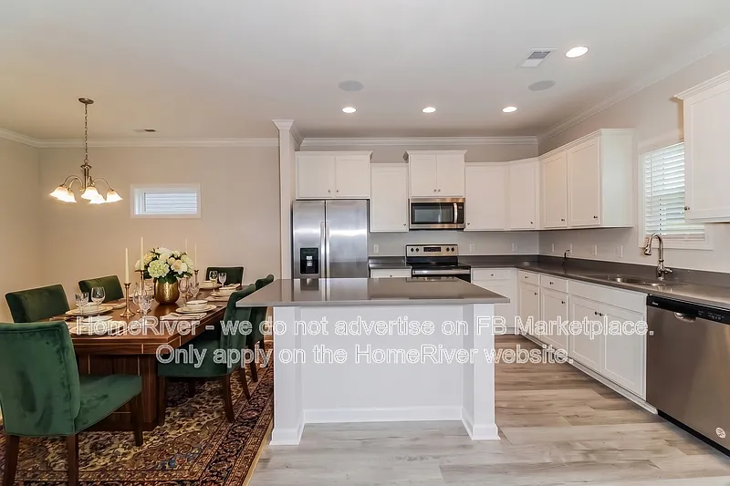 5 bed, 3.0 bath, 2225 sqft, $2,345 — Photo 3