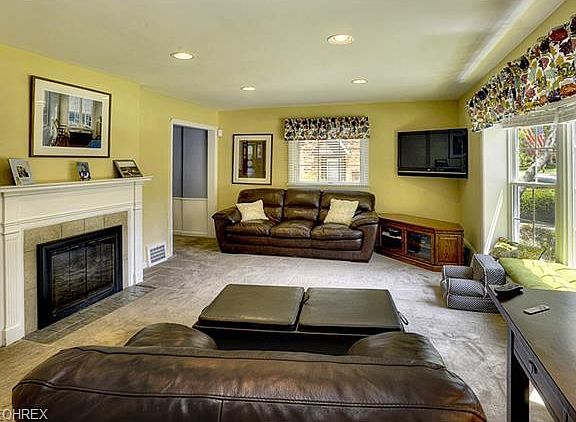 2nd image of 21398 Endsley Ave