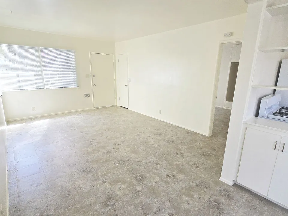 4353 Elm Ave #4353