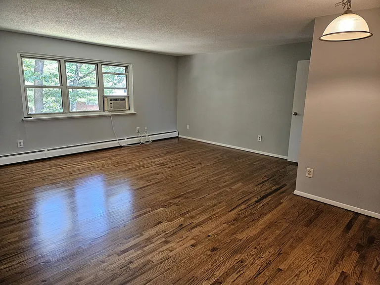 Living room picture 3
