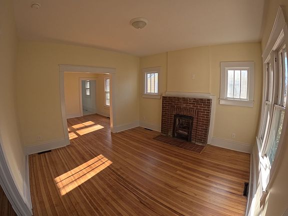 5th image of 1013 McCormick St