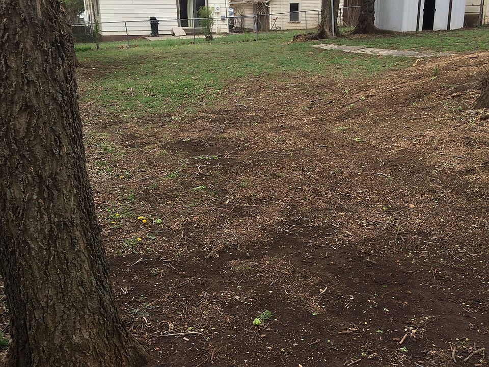 2nd image of 917 W Carr Ave
