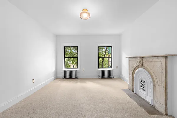 Rented by Compass | media 40