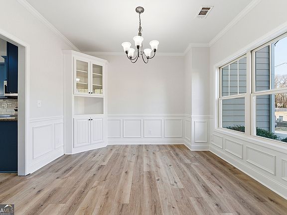 3rd image of 61 Gatlin Ridge Run