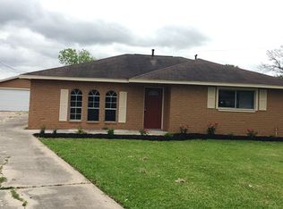 1217 Northbrook Dr, Angleton, TX 77515