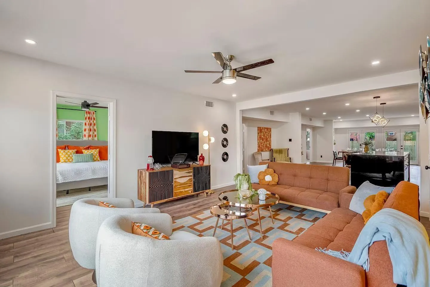 8 bed, 8.0 bath, 3498 sqft, $6,500 — Photo 2