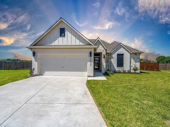 2007 Vineyard Pass, Brenham, TX 77833