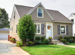 7927 W Clarke St, Wauwatosa, WI 53213