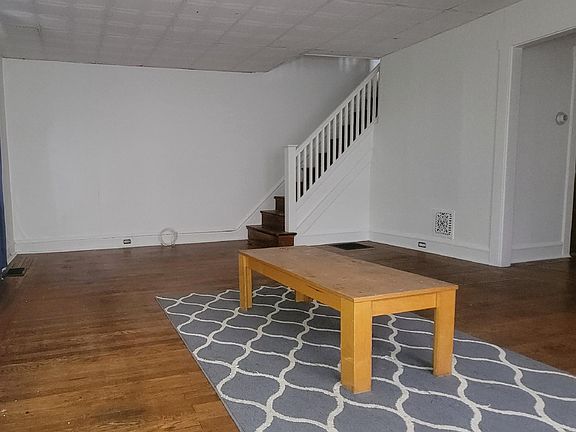 3rd image of 836 E 16th St