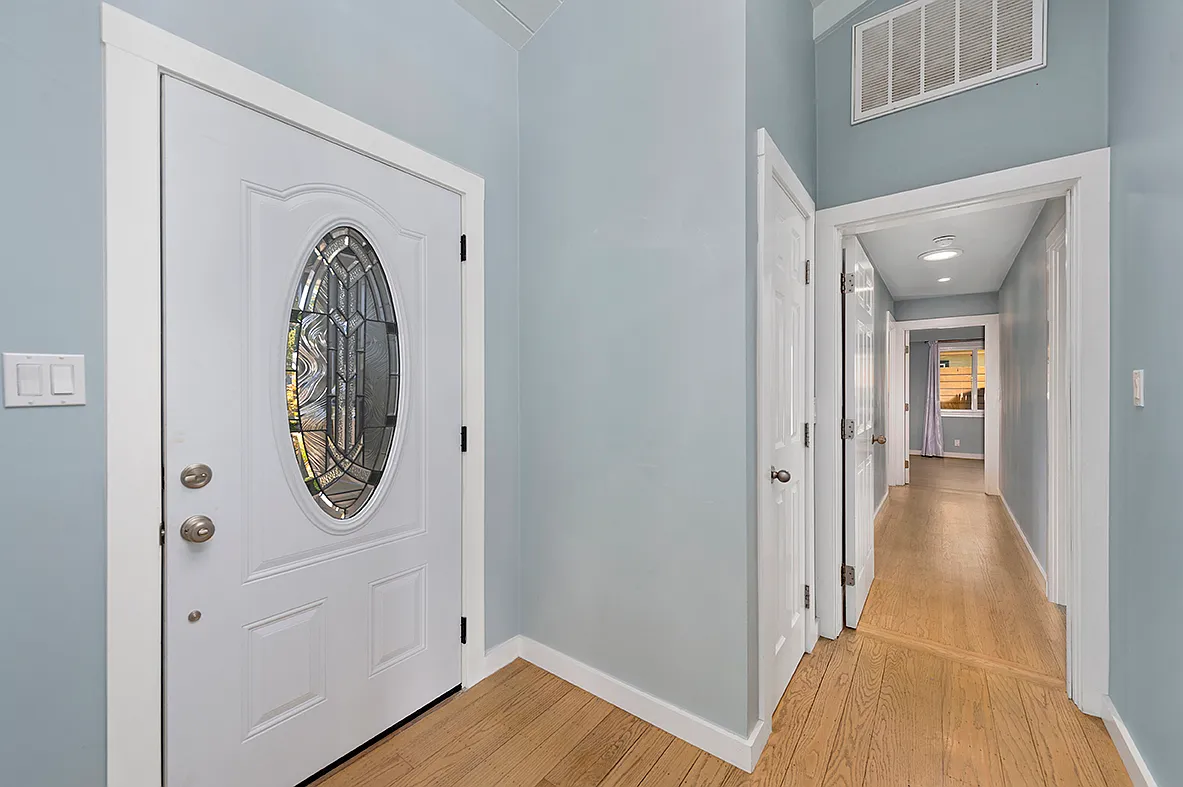 4 bed, 1627 sqft, $1,100 — Photo 3