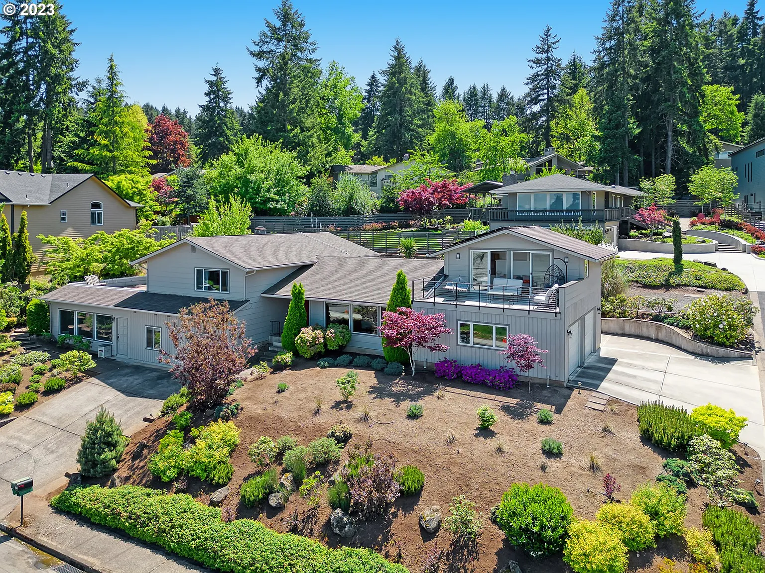 2478 Panorama Dr photo 1