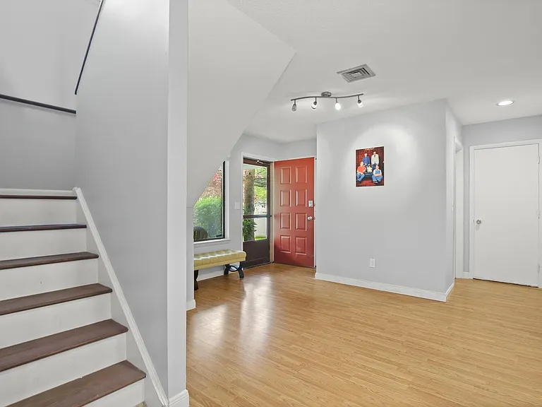358 Loveland Rd — Photo 4