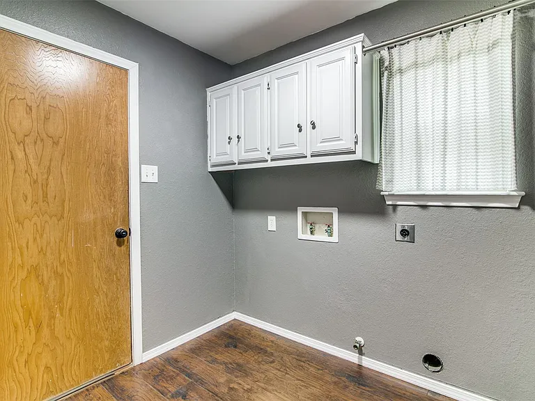 719 Stoneybrook Dr — Photo 21