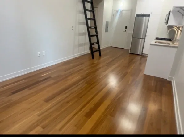 162 W Huron St, Chicago, IL 60654