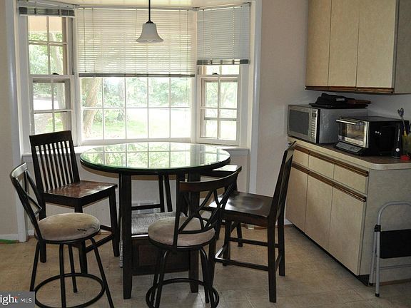 4th image of 9140 Leghorn Pl
