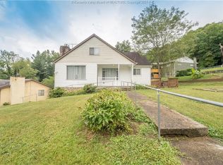 651 Grandview Dr, Saint Albans, WV 25177