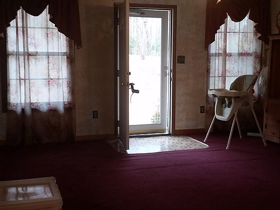 5th image of 165 Dogwood Dr