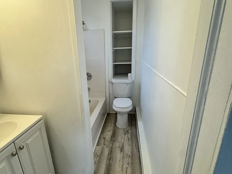 395 N Pennsylvania Ave — Photo 5