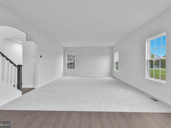 4th image of 1827 Shannon Dr S