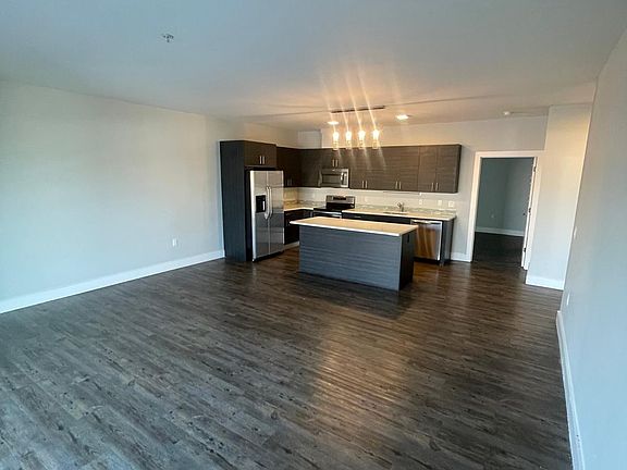 3rd image of 420 Anderson Ave Unit 202