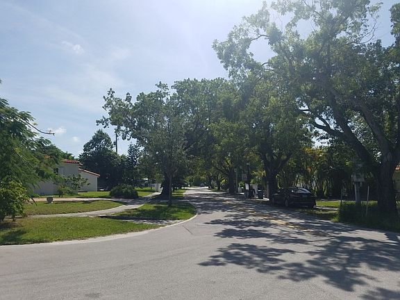 5th image of 16235 NW 27th Pl