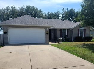 2714 E Lee St, Republic, MO 65738