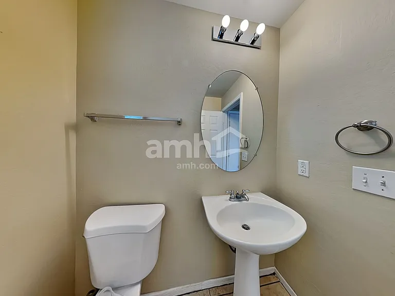 4105 W Irwin Ave — Photo 8